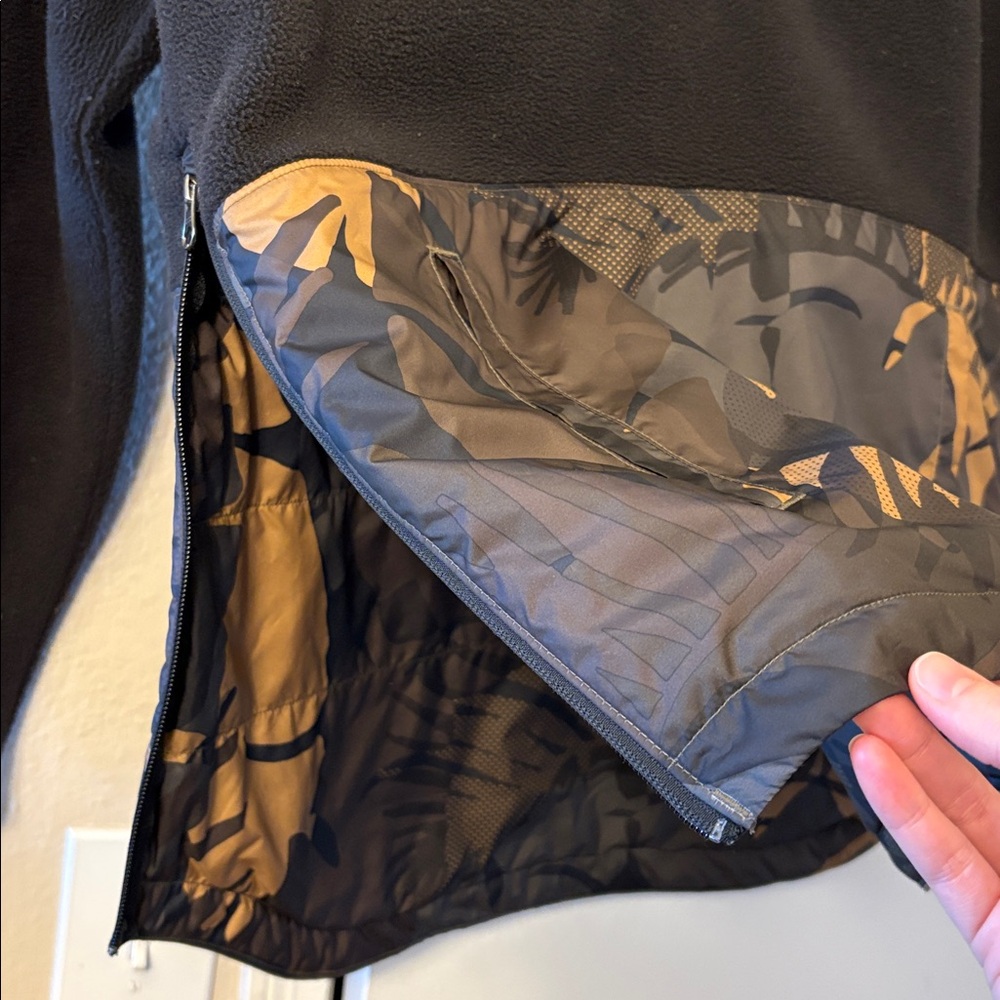 The North Face Black fleece women’s large - Picture 7 of 7